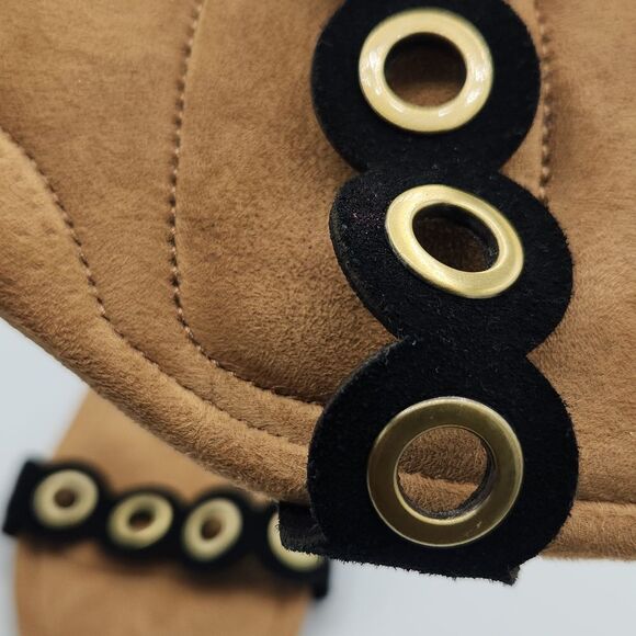 Koolaburra by UGG Women's Leira Black and Tan Heeled Sandals with Gold Accents - Picture 3 of 9